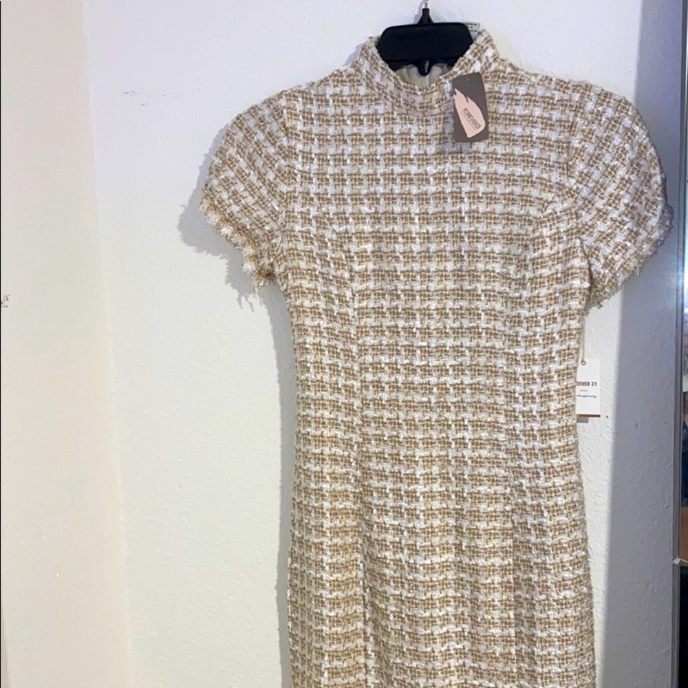 FOREVER 21 Cream/Gold Dress size Small